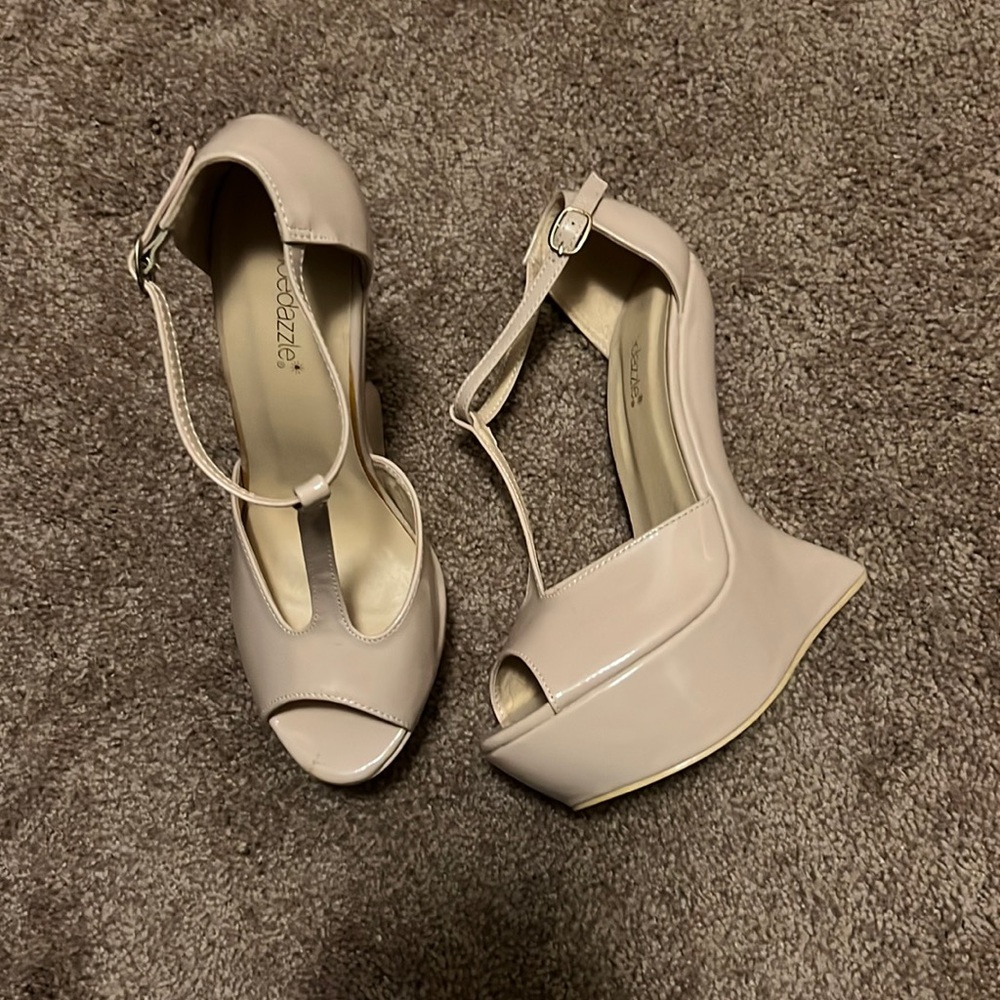 Shoe Dazzle Wedge Platform Heels. Pale Pink